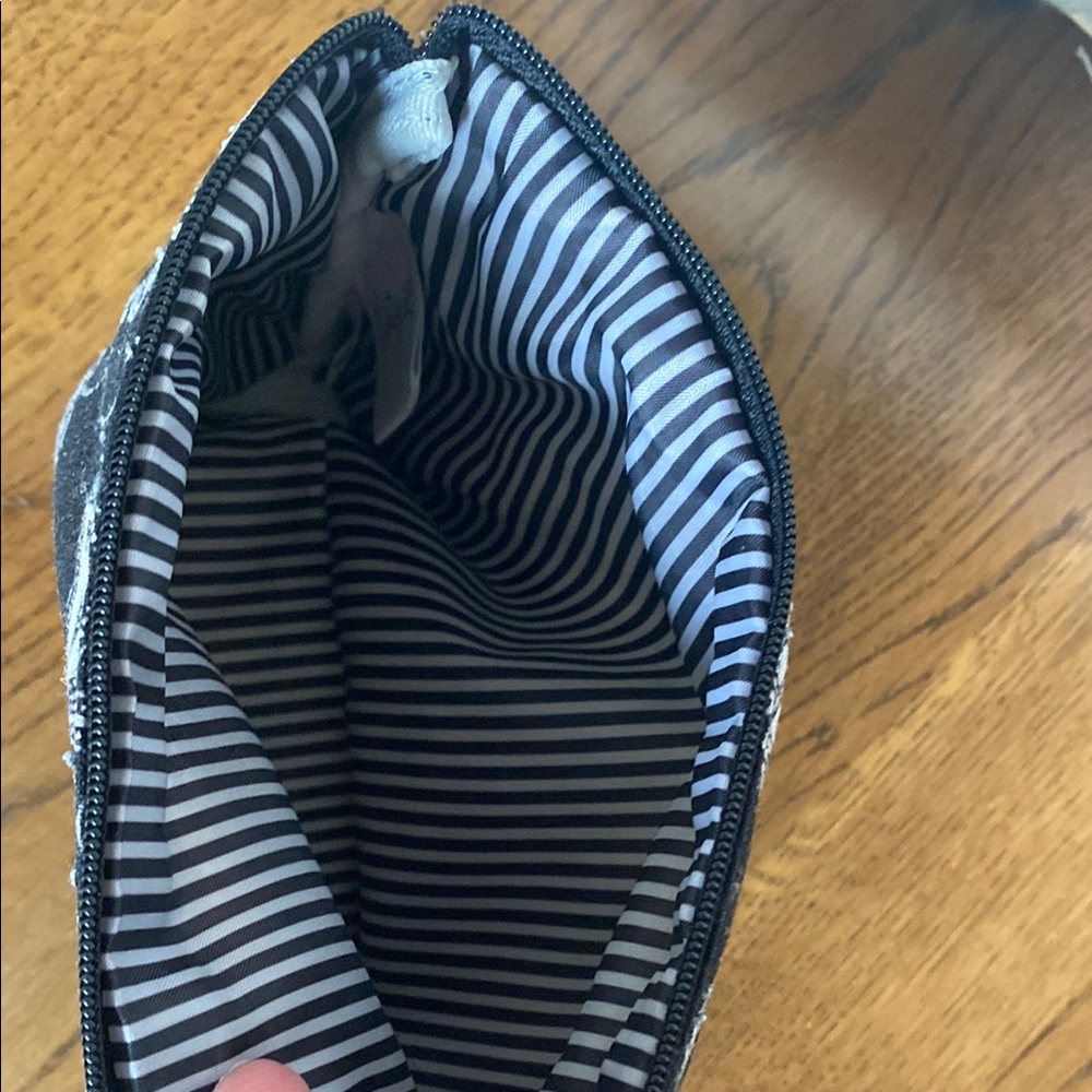 Thirty-one Black and White Floral Pouch - Picture 5 of 6